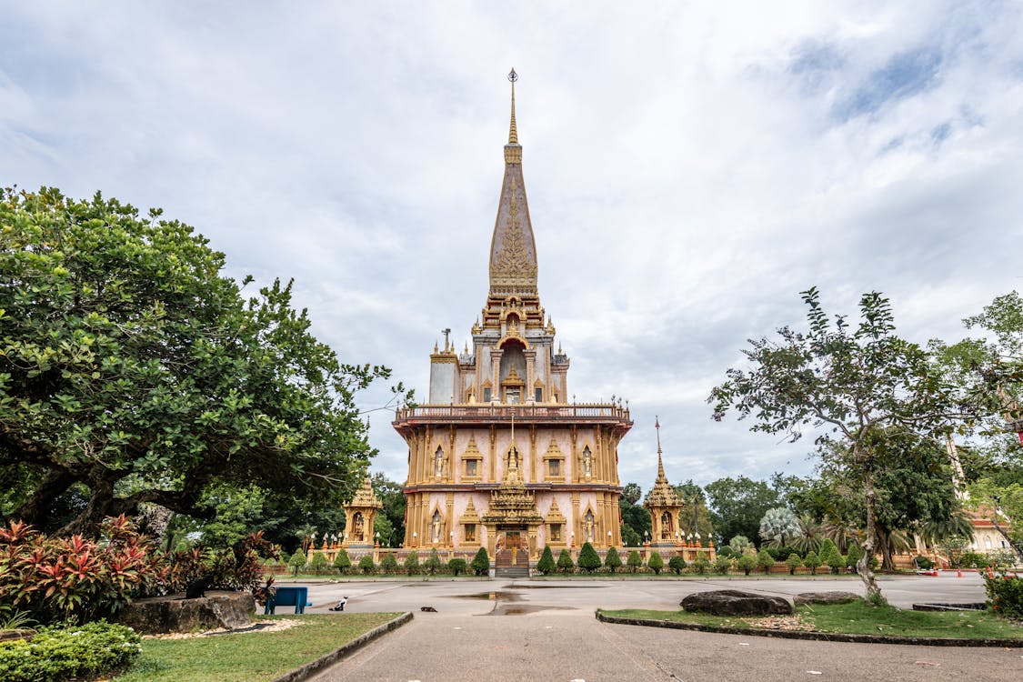 วัดฉลอง ภูเก็ต เหมารถเที่ยวสถานที่สำคัญ
